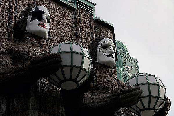 1623569505551010612.jpg ft-kiss-masks-cover.jpg